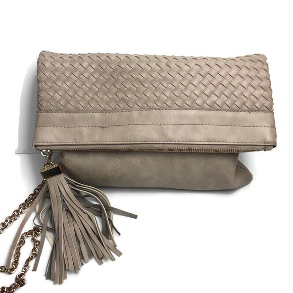 Urban Expressions Handbags - Urban Expressions cream clutch/crossbody